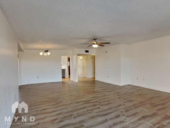 Building Photo - 1750 W Camino Urbano