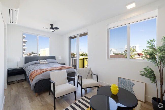 Interior Photo - 650 SW 1st St