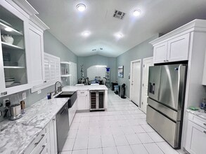 Building Photo - 2229 E Soft Wind Dr