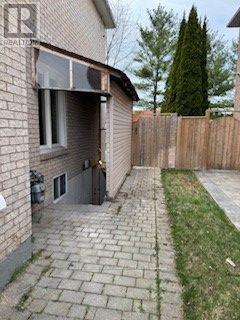 Building Photo - 9 Coldstream Crescent