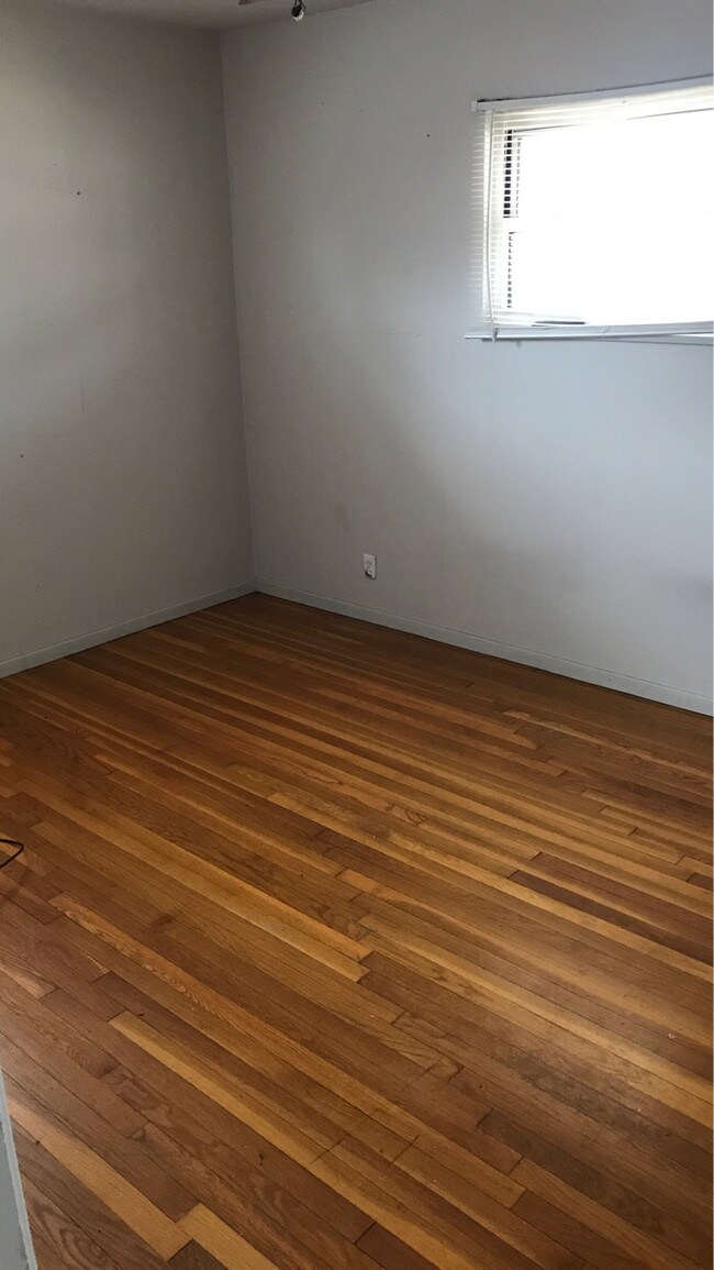 Building Photo - 10620 Spring Garden Dr