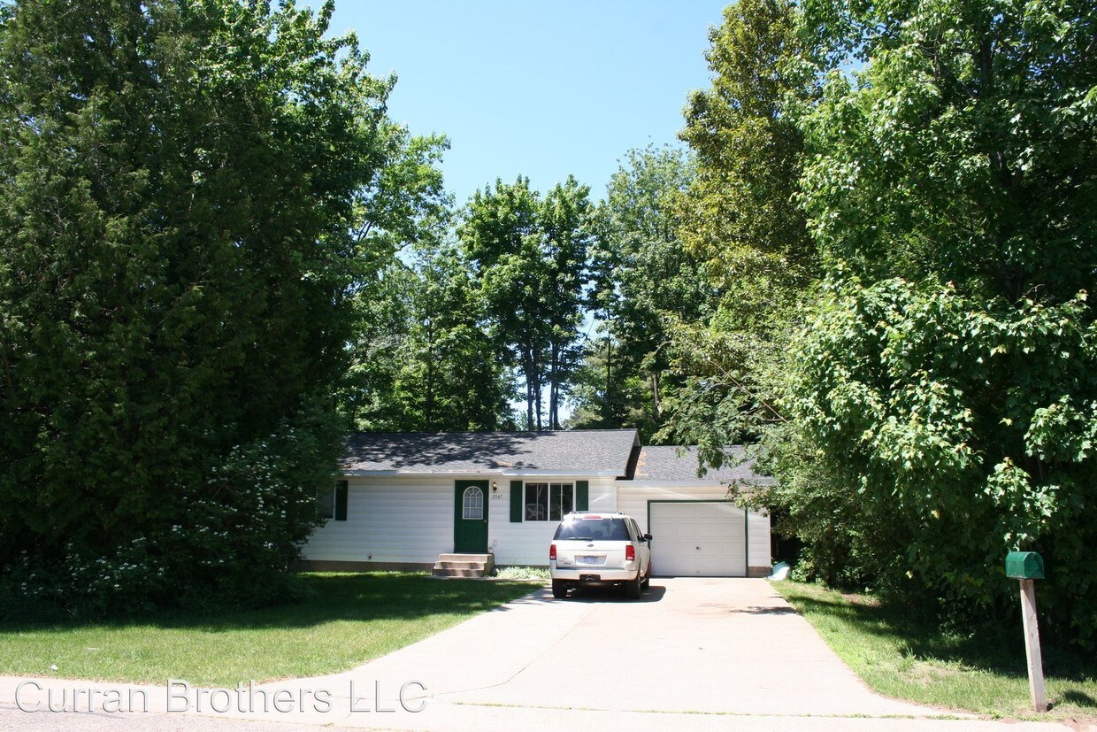 Foto principal - 3 br, 1.5 bath House - 2047 Van Evera