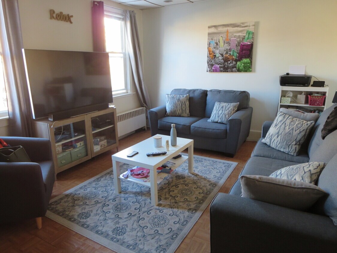 Living Room - 12 Bender Pl