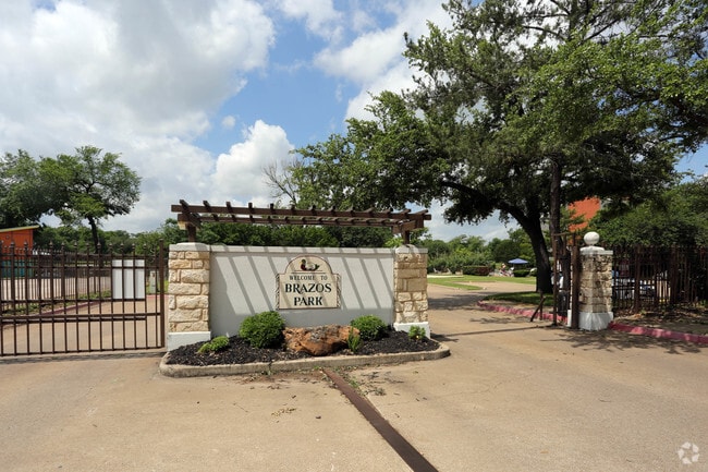 Building Photo - Brazos Park Apartments