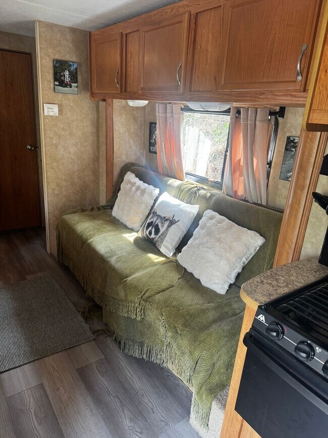 Building Photo - LONG TERM RENTAL! Camper 5 minutes from Nolin Lake.