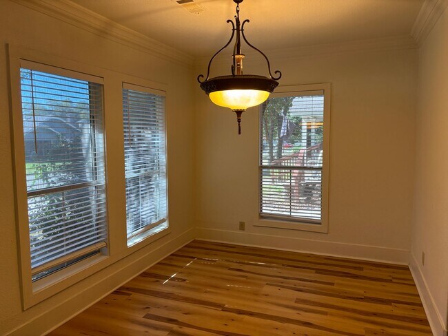Foto del edificio - Cute 3/2 in Quiet Sherman Neighborhood