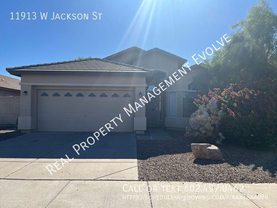 Primary Photo - Pretty Avondale Home With a View!