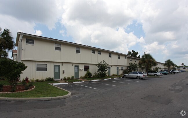Ridge Road Apartaments - New America Townhomes