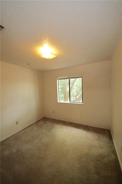 Foto del edificio - 6601 Hart Ln
