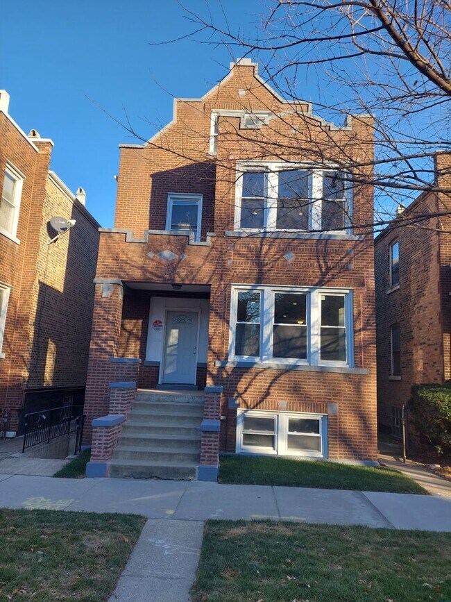 Building Photo - 4117 S Albany Ave
