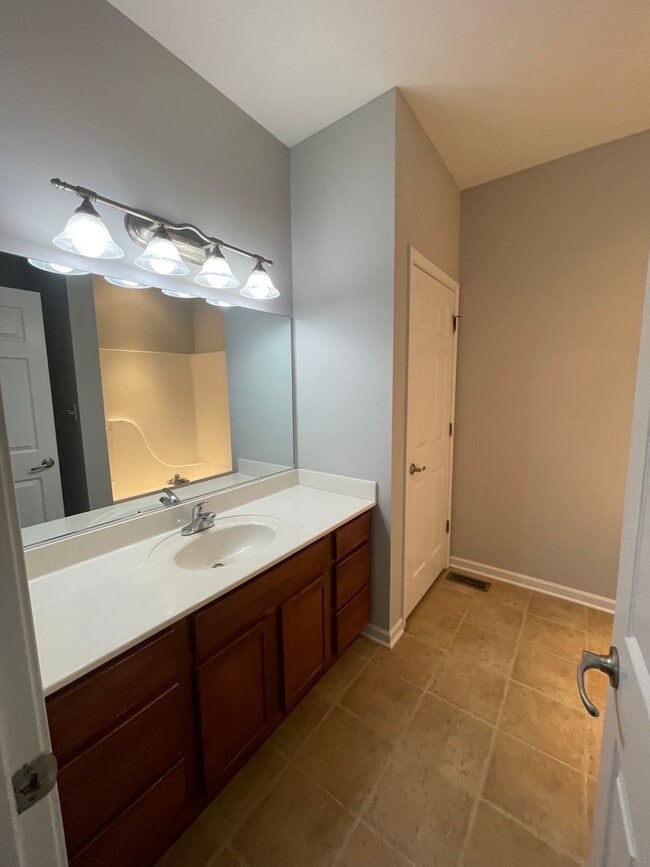 Building Photo - 7920 Ellisville Ln