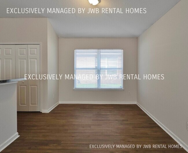 Foto del edificio - 8120 Osteen St