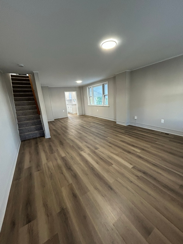 Building Photo - 347 W Woodland Ave