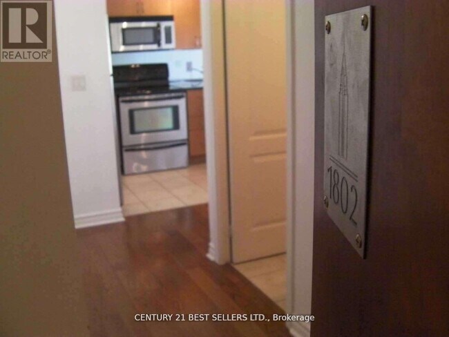 Photo du bâtiment - 4080 Living Arts Dr