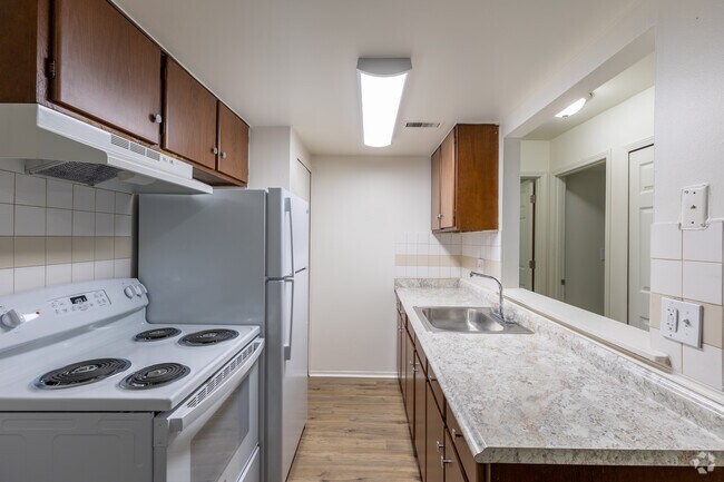 1 habitación, 1 baño, 700 pies cuadrados, cocina - Metro Woods Apartments