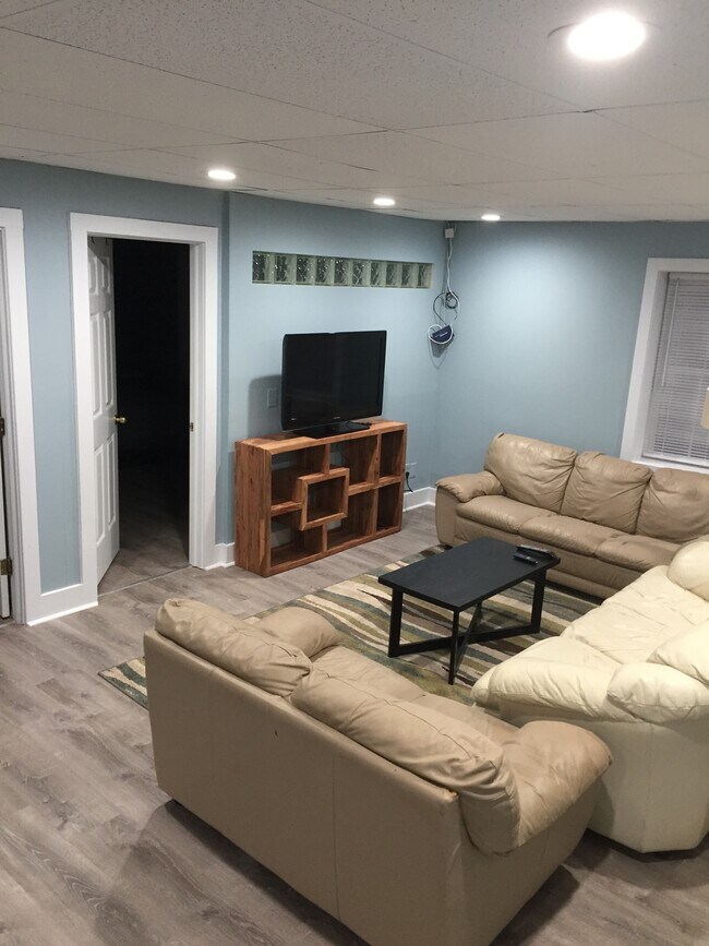 Foto del edificio - 920 Hardimont Rd