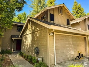 Building Photo - 2142 University Park Dr