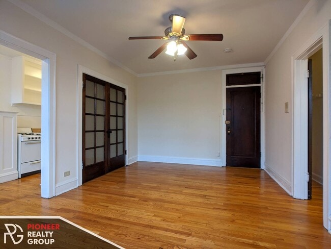 Building Photo - 4635 N Paulina St