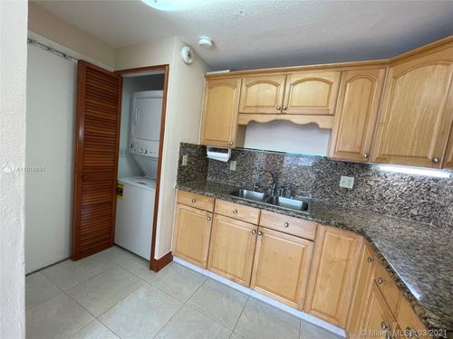 Foto del edificio - 107 SW 18th Ct