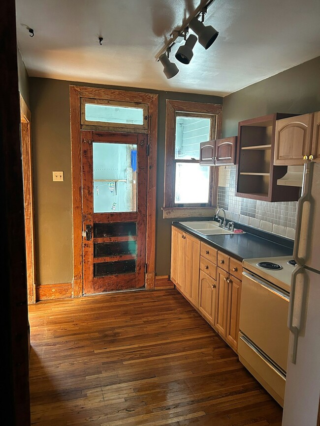 Foto del edificio - 1404 Hawkins St