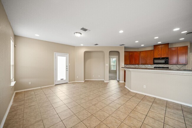 Foto del edificio - 4 Bedroom/2.5 Bath Mustang Valley Subdivision