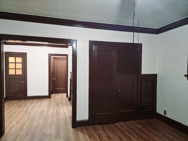 Foto del edificio - 831-833 College Ave - 12 Family (ACE PROPE...