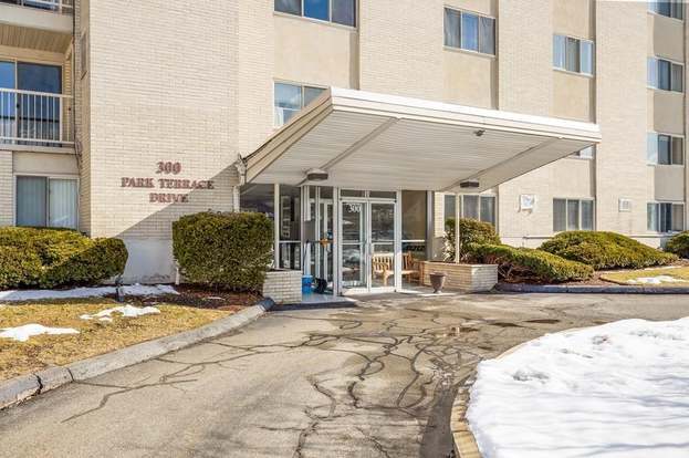 Building Photo - 300 Park Terrace Dr