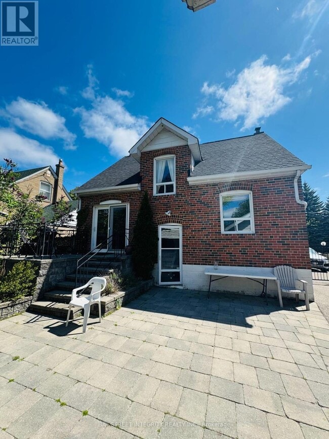 Building Photo - 120 Lawrence Ave