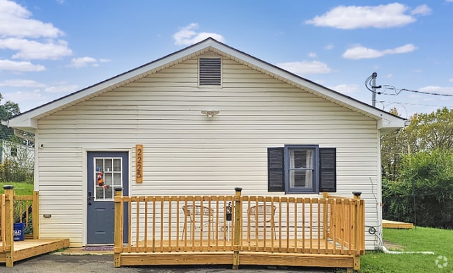 Building Photo - 2225 Signal Dr