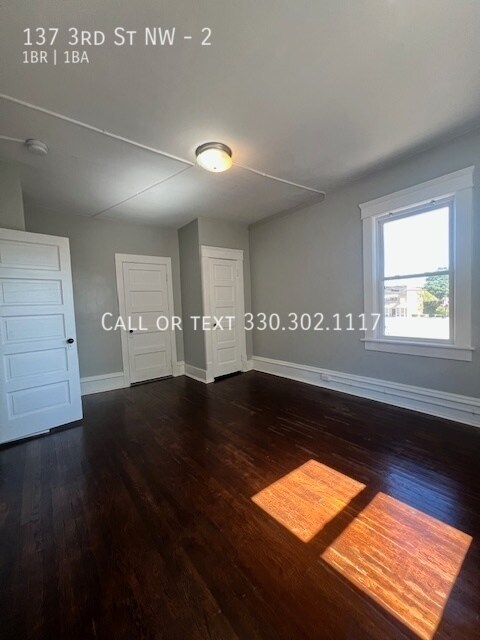 Foto del edificio - One bedroom second floor apartment for ren...