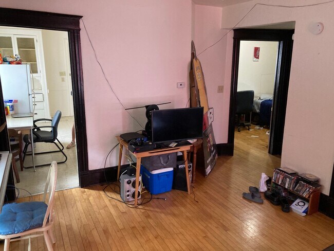 Foto del edificio - 621-25 E. Locust St.