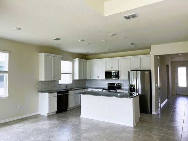 Building Photo - 2108 Live Oak Lake Rd