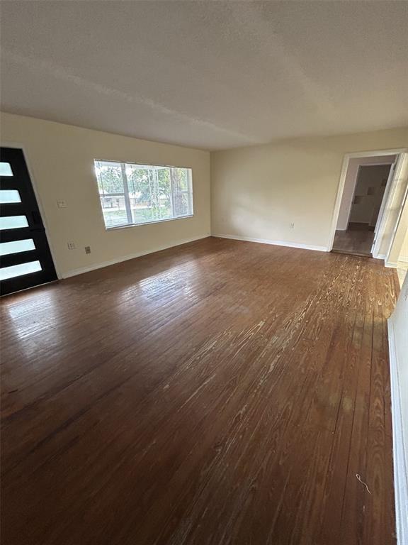 Foto del edificio - 2899 E Crooked Lake Dr