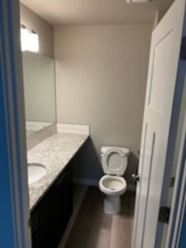 Building Photo - Whether you just want the extra room or need it for your family, our townhomes are calling!!