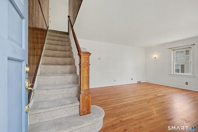 Building Photo - 21 Victory Ct