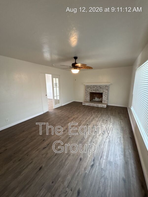 Foto del edificio - 1031 W Tulare Ave