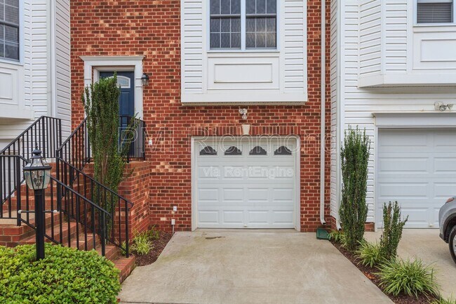 Foto del edificio - 6909 Stratford Townes Way