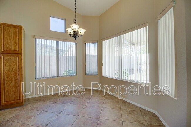 Foto del edificio - 6124 W Whispering Wind Dr