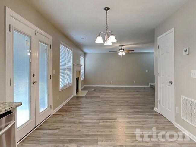 Foto del edificio - 3100 Wrenwood Ct