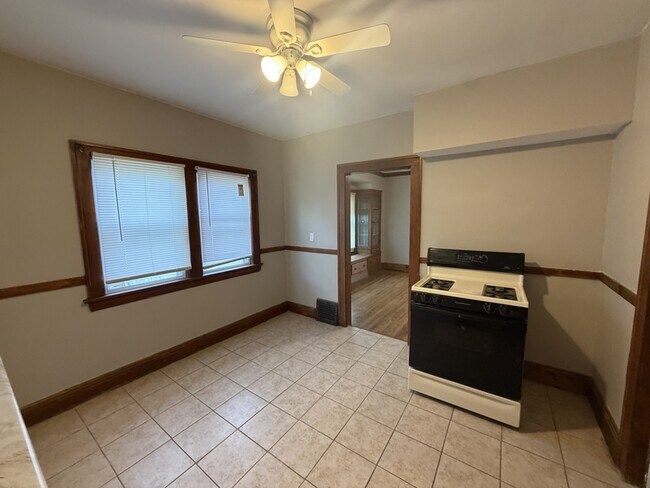 Foto del edificio - 3517 E 110th St