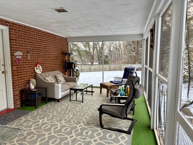 Screened Porch - 1630 Saint Annes Rd
