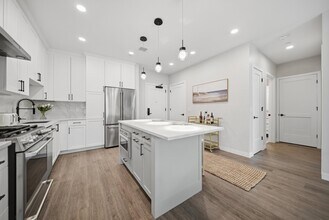 Building Photo - 18 Artisan Dr
