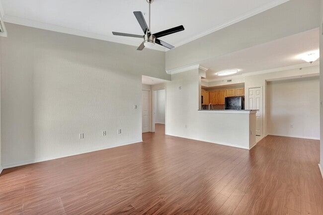 Building Photo - 15055 Michelangelo Blvd