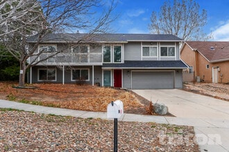 Building Photo - 441 Valley Hi Cir