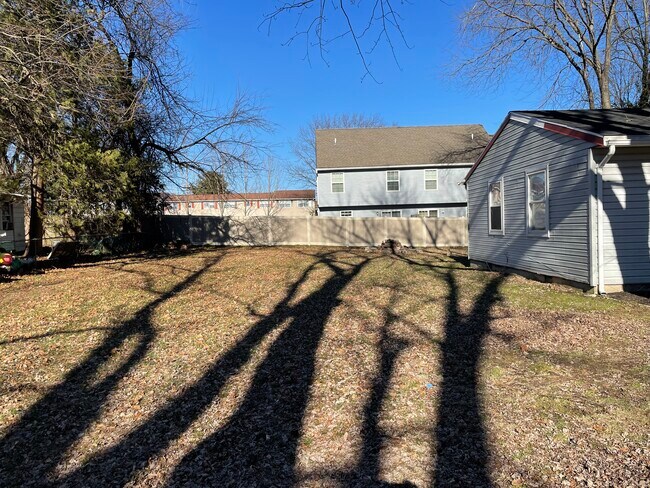 Side - 1416 Ashby Ave