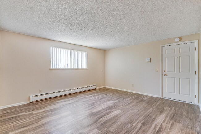 Building Photo - 5379 Balsam St