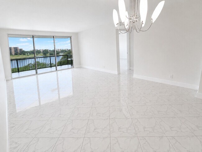 Foto del edificio - 7076 Huntington Ln