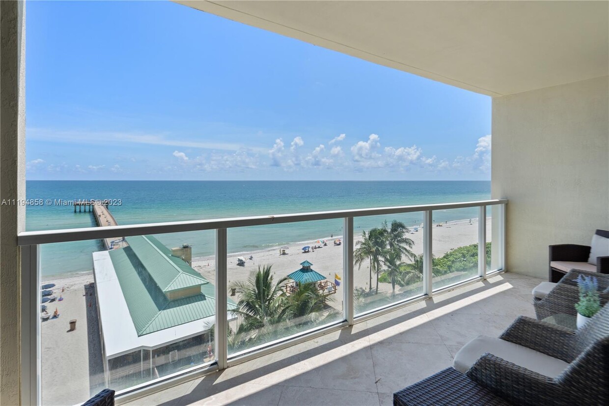 Foto principal - 16699 Collins Ave