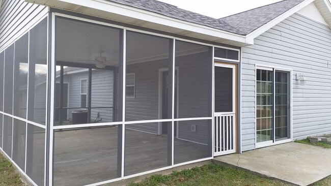 Building Photo - 1140 Blackwell Dr