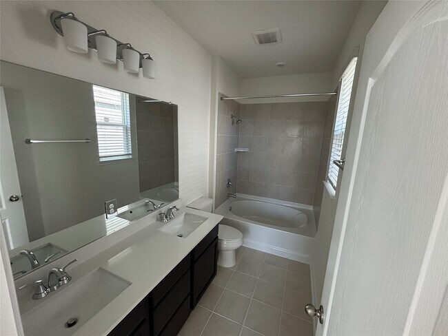 Foto del edificio - 2823 Lyra Ct